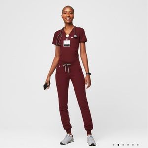 Figs Catarina top medium and Zamora bottoms medium.